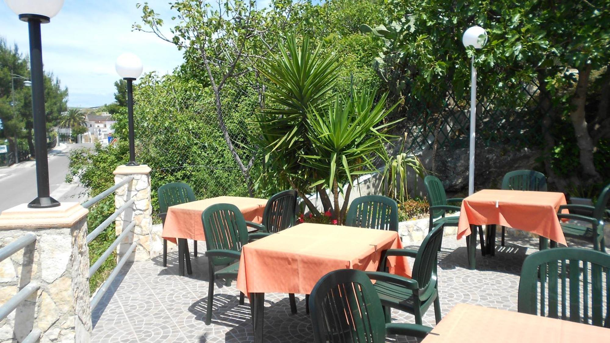 Hotel Piccolo Paradiso Пескічі Екстер'єр фото