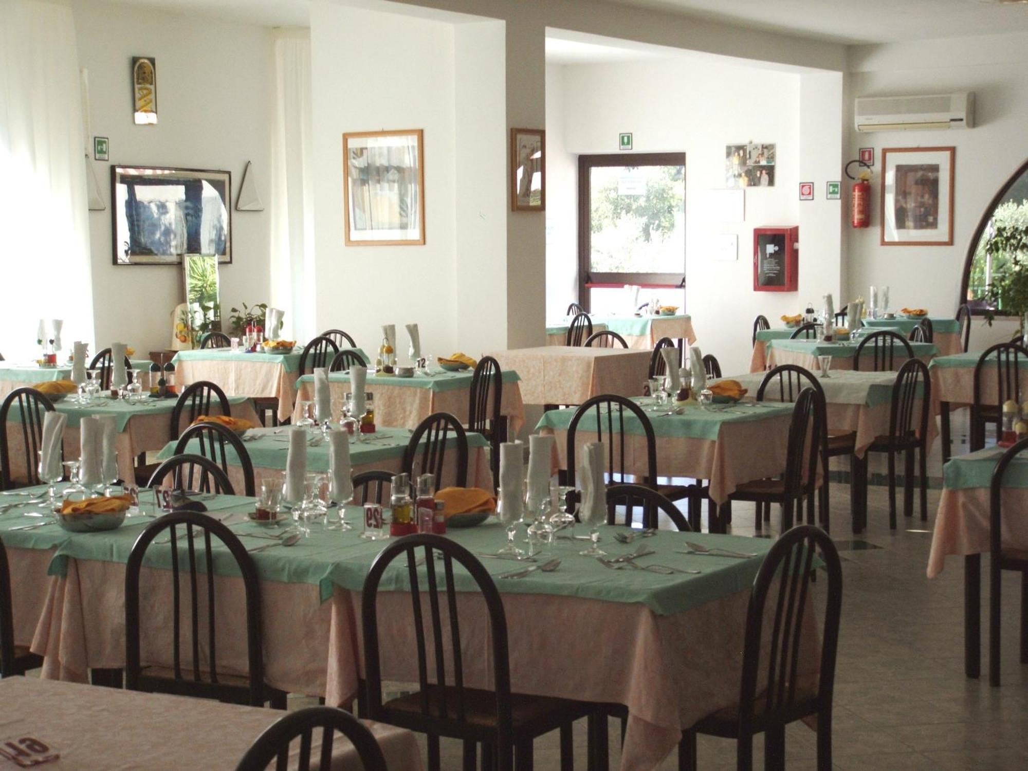 Hotel Piccolo Paradiso Пескічі Екстер'єр фото