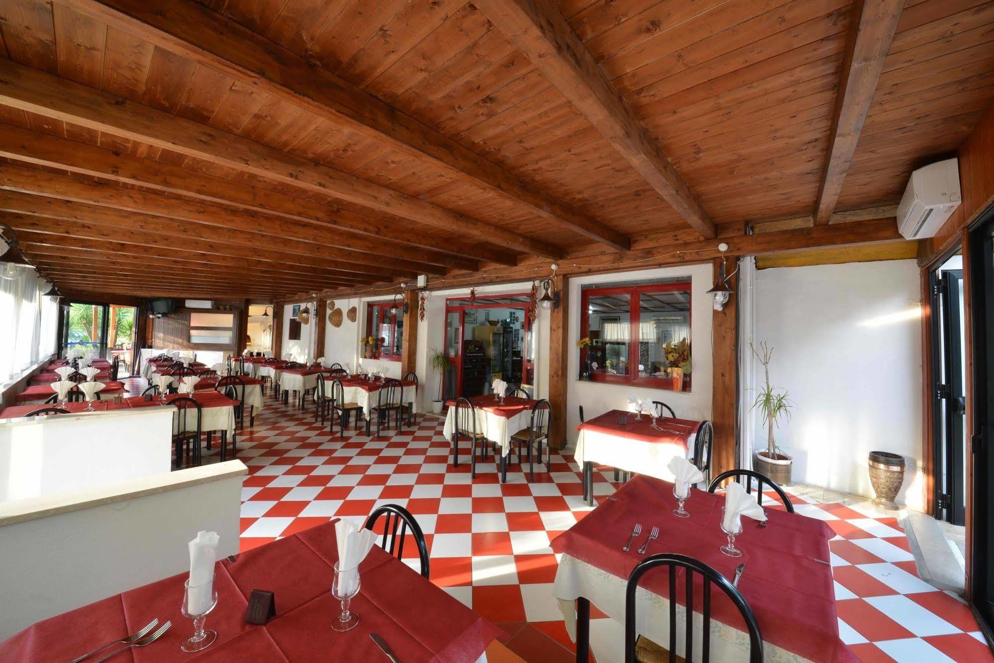 Hotel Piccolo Paradiso Пескічі Екстер'єр фото