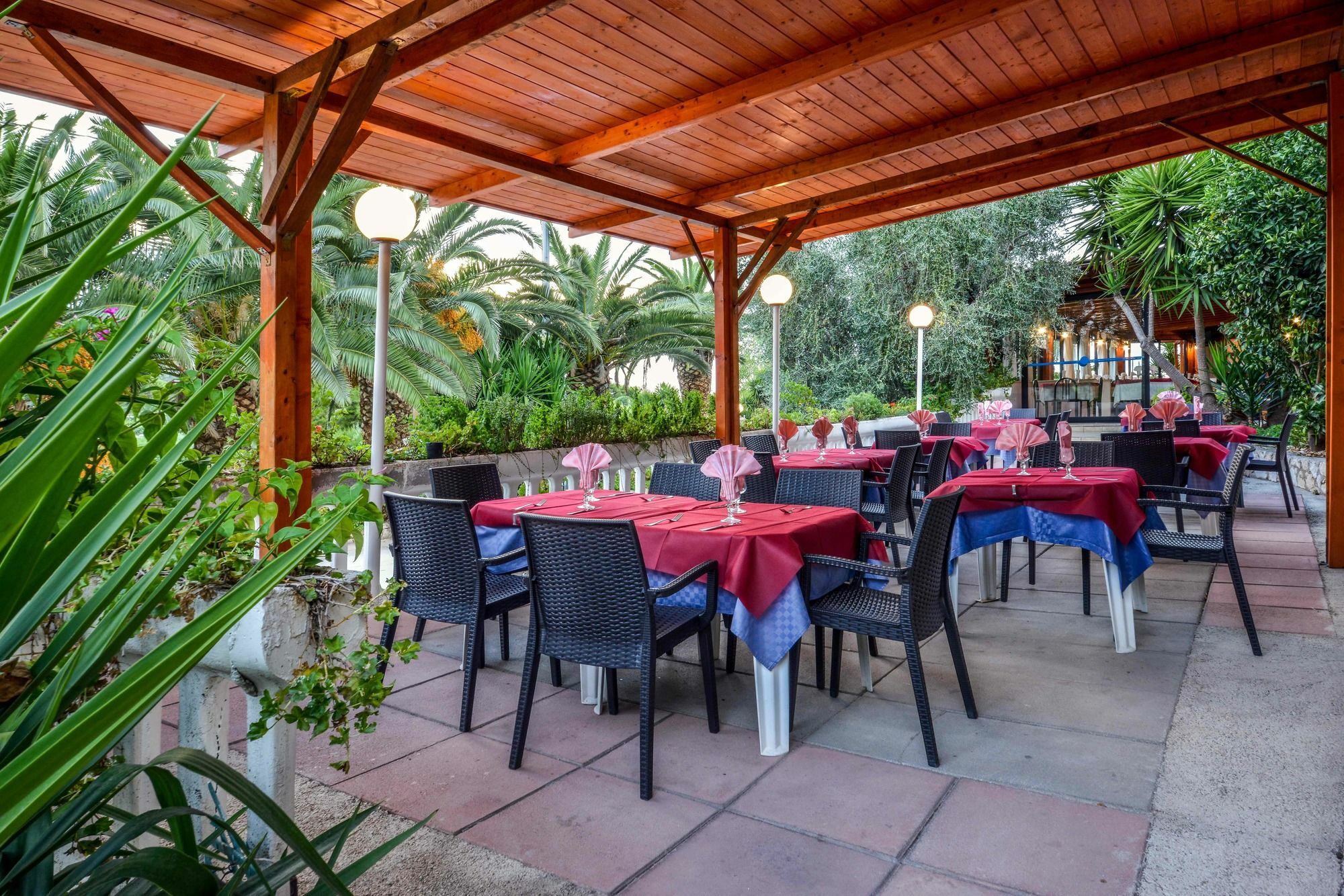 Hotel Piccolo Paradiso Пескічі Екстер'єр фото